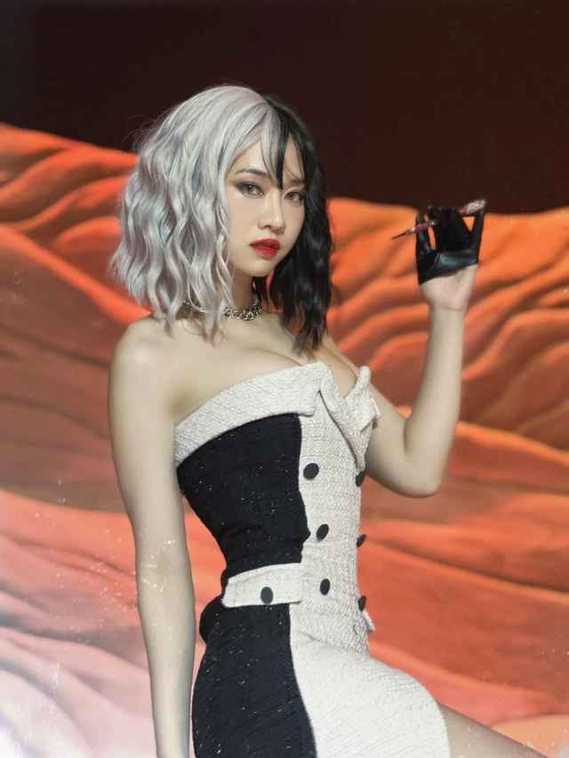 Hot girl TikTok này vẫn giữ phong cách quyến rũ đã làm nên tên tuổi trên mạng xã hội, nhưng đã có những sự nâng cấp đáng kể về phong cách.