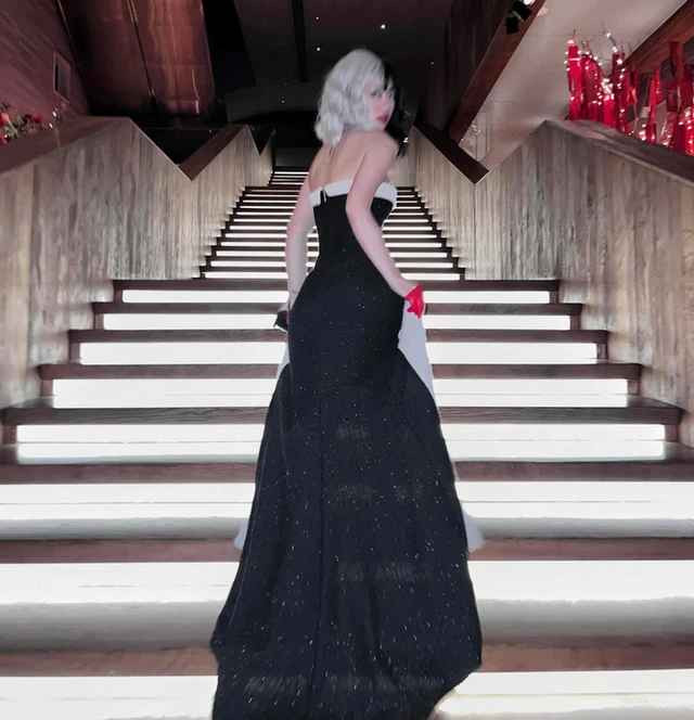 Vào cuối tuần qua, Lê Bống đã một sự kiện thời trang đình đám.