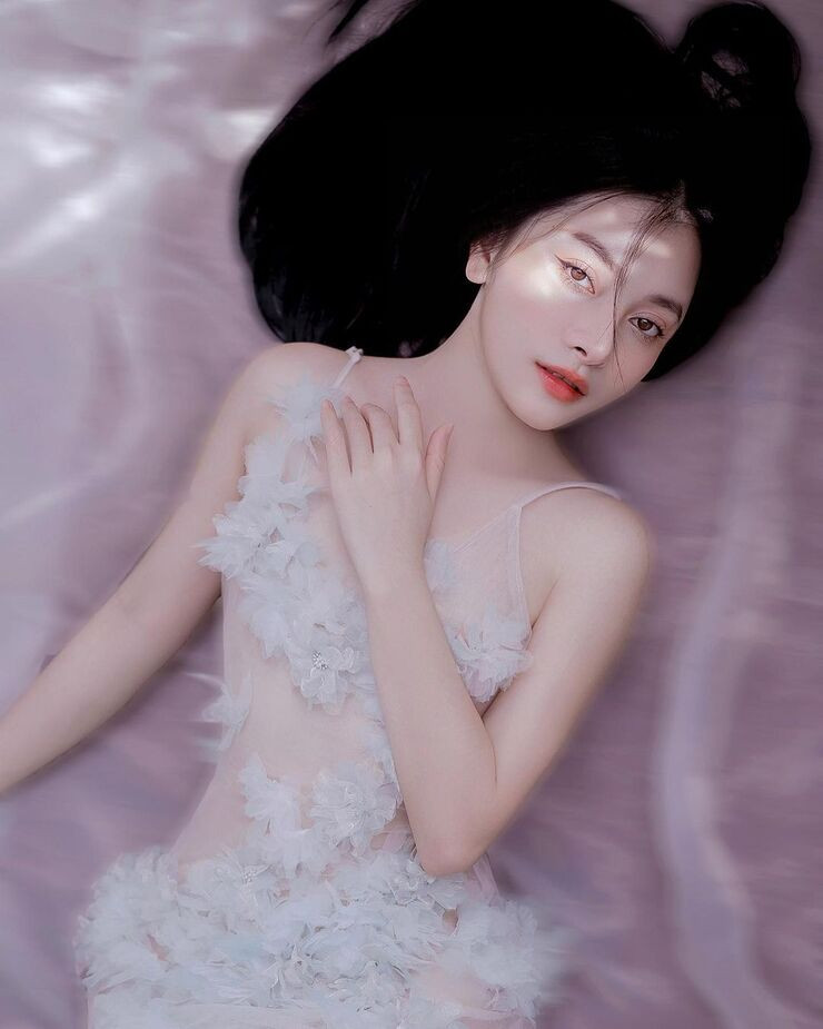 Meily Mia hướng đến phong cách đa dạng, không muốn dập khuôn bản thân trong một hình mẫu cụ thể.