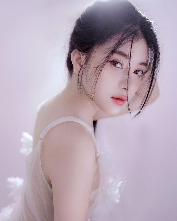 Khi quyết định theo đuổi công việc này, hot girl Meily Mia cũng cần xây dựng hình ảnh của bản thân.