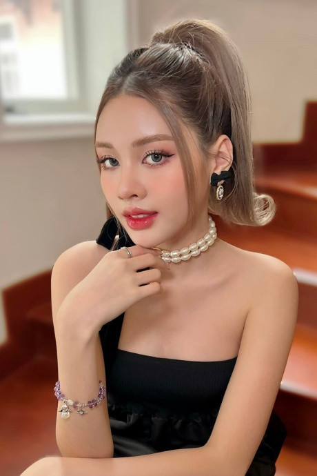 Đan Tiên đã làm được điều mà mình mong muốn trước đây, đó là sống một cuộc đời "nở hoa", sẵn sàng bộc lộ tài năng và nhan sắc của mình trên những sân khấu lớn.