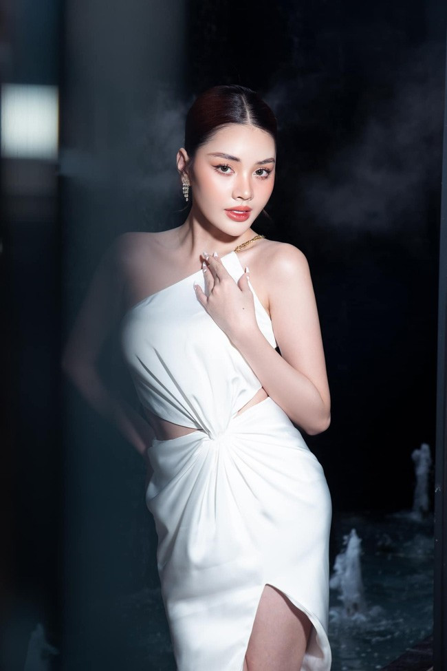 Rời khỏi cuộc thi sắc đẹp, với danh tiếng đã gây dựng, cuộc sống và sự nghiệp của hot girl chuyển giới Bắc Giang chính thức "lên hương".