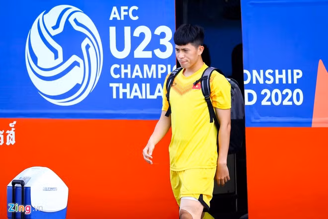 Góp mặt trong đội hình tuyển U23 Việt Nam tham dự vòng chung kết U23 châu Á 2020 tại Thái Lan, Trần Đình Trọng không chỉ được khen ngợi bởi lối chơi tốt mà còn là "cây hút fan" nhờ ngoại hình điển trai.