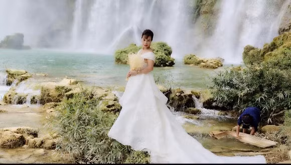 Bất chấp, cô Thu Sao vẫn thực hiện nhiều cuộc đại phẫu, gần nhất là căng da mặt.