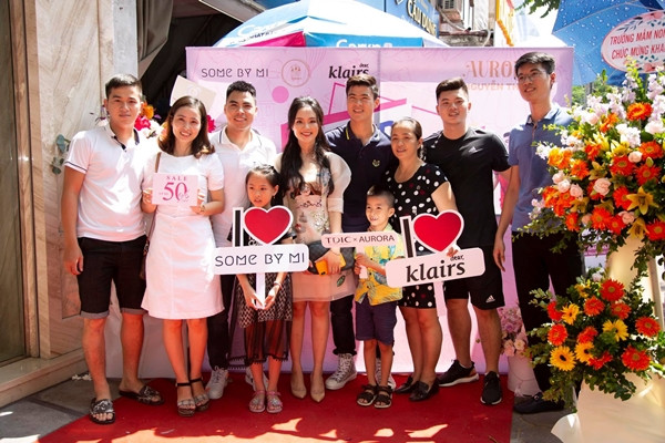 Mang thân thế là con gái chủ tịch nhưng Quỳnh Anh cũng có sự nghiệp riêng của mình mà không phụ thuộc vào gia đình, cô nàng sớm kinh doanh thời trang.