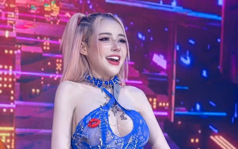 Tuy nhiên, nhiều khán giả cũng tỏ ra bán tín bán nghi vì câu chuyện chỉ được chia sẻ 1 chiều từ phía Ngân 98, sự thật ra sao cũng vẫn chưa được kiểm chứng.