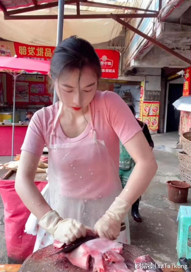 Trước sự yêu thích của cư dân mạng, Yumei chia sẻ: "Ngoại hình là vẻ bên ngoài, theo thời gian cũng sẽ phai nhạt. Tính cách mới là điều quan trọng của người phụ nữ, theo thời gian càng minh chứng rõ ràng hơn. Có rất nhiều phụ nữ đẹp nhưng nhân cách kém thì nhan sắc cũng không để làm gì".