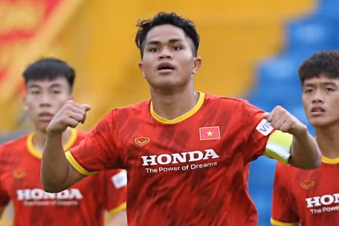 Hành trình chạm đến ngôi Vô địch tại giải đấu U23 Đông Nam Á lần này của đội trưởng U23 Việt Nam - Dụng Quang Nho chắc chắn sẽ là kỉ niệm nhớ mãi trong sự nghiệp cầu thủ.