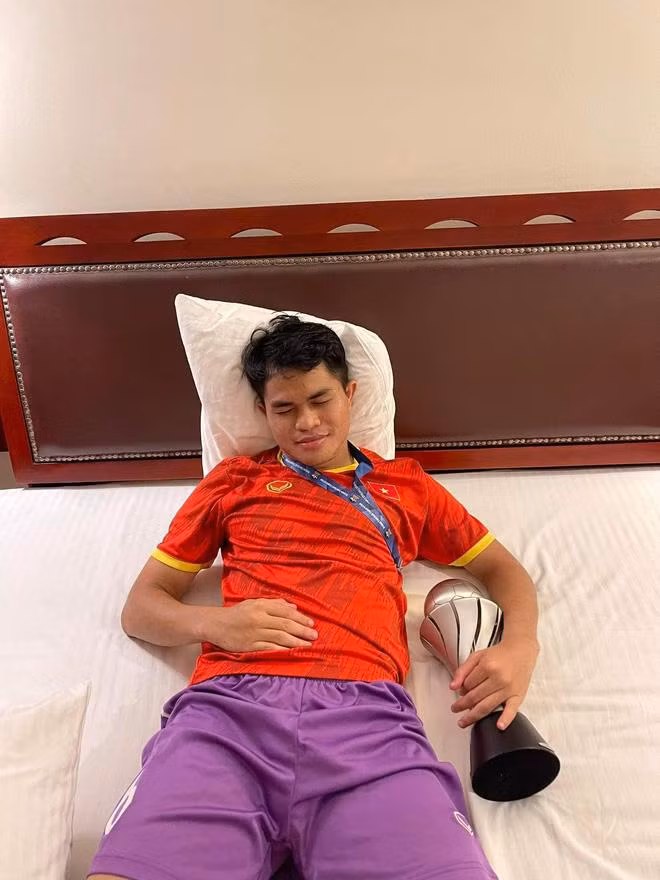 Không chỉ ở CLB Hoàng Anh Gia Lai, Dụng Quang Nho đã dành được sự tin tưởng của BHL Đội tuyển Quốc gia, của người hâm mộ cả nước qua giải đấu U23 Đông Nam Á.