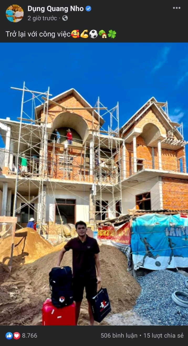 Sau chiến thắng, Dụng Quang Nho lập tức về Bình Thuận để thắp hương cho bà ngoại mới qua đời và dành thời gian cho gia đình. Mới đây, trên trang facebook cá nhân cầu thủ U23 Việt Nam đã cập nhật hình ảnh ngôi nhà đang xây dở mà cậu đã ấp ủ dành tặng cho ba mẹ.