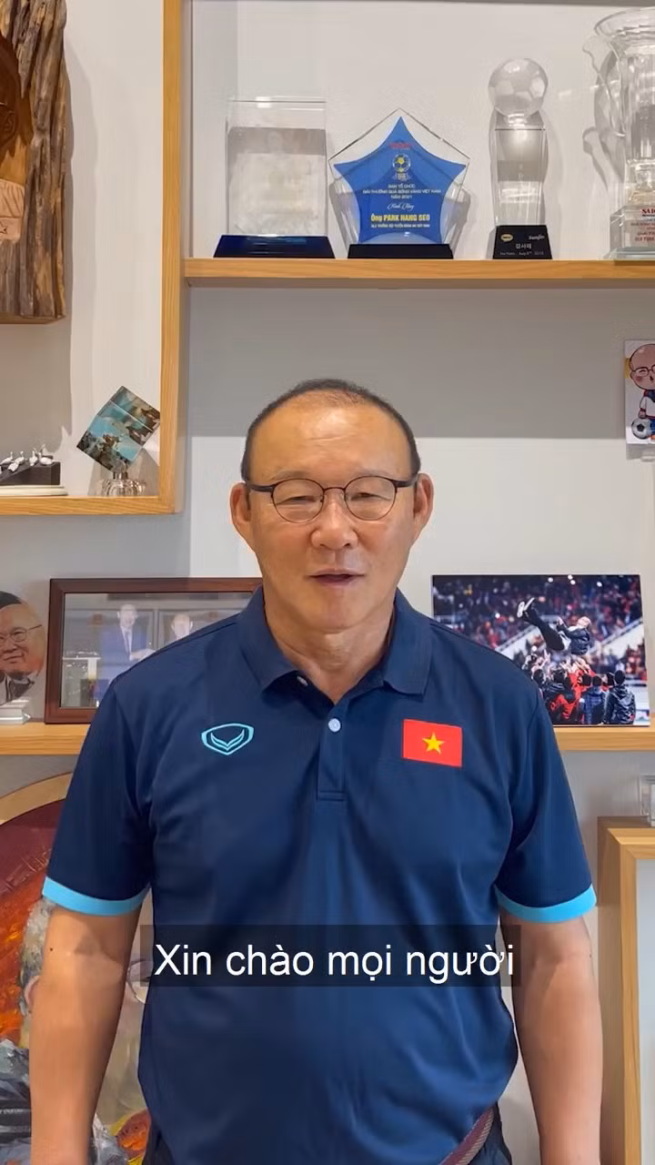 Đoạn clip của HLV Park Hang Seo nhanh chóng thu hút hàng nghìn lượt tương tác, cho thấy sự quan tâm của họ đối với vị chiến lược gia đến từ Hàn Quốc.