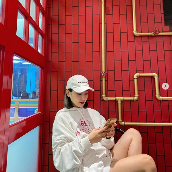 Trên trang Instagram của mình, Thảo Trinh không ngần ngại khoe những đường cong cơ thể nuột nà.