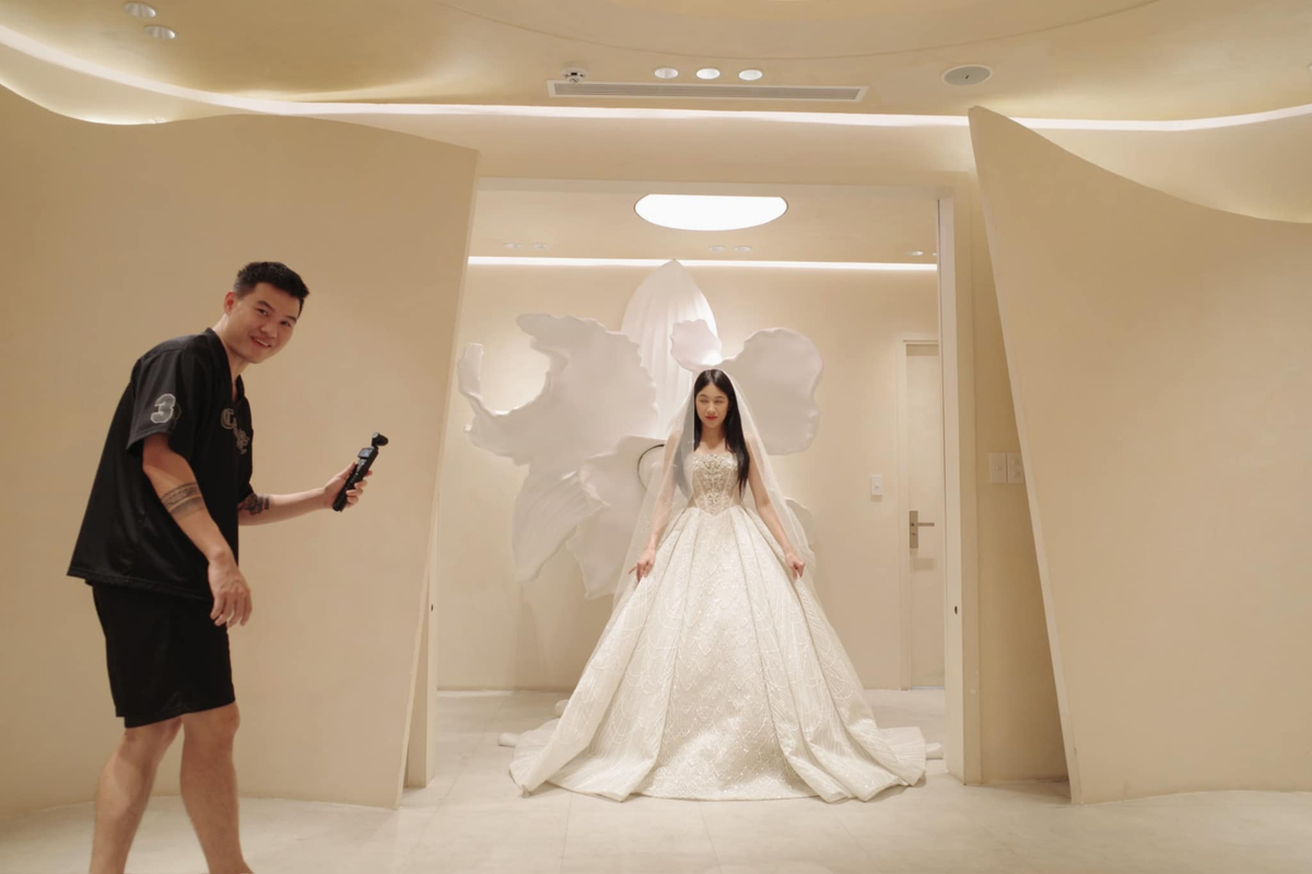 Vóc dáng mẹ hai con thật trông "mòn con mắt", không kém nàng hot girl mới nổi nào.