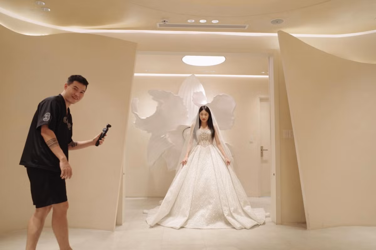 Vóc dáng mẹ hai con thật trông "mòn con mắt", không kém nàng hot girl mới nổi nào.