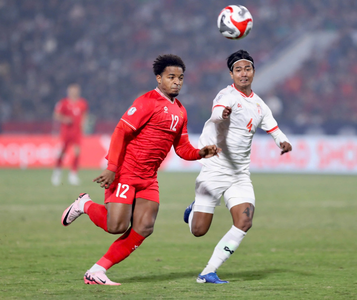 Câu chuyện trao cơ hội cho Nguyễn Xuân Son lên tuyển Việt Nam cũng liên quan đến… áp lực KPI. Bởi trong nhiệm vụ trong năm 2024, HLV Kim Sang-sik và ĐT Việt Nam gần như bắt buộc phải vào tới trận chung kết AFF Cup.