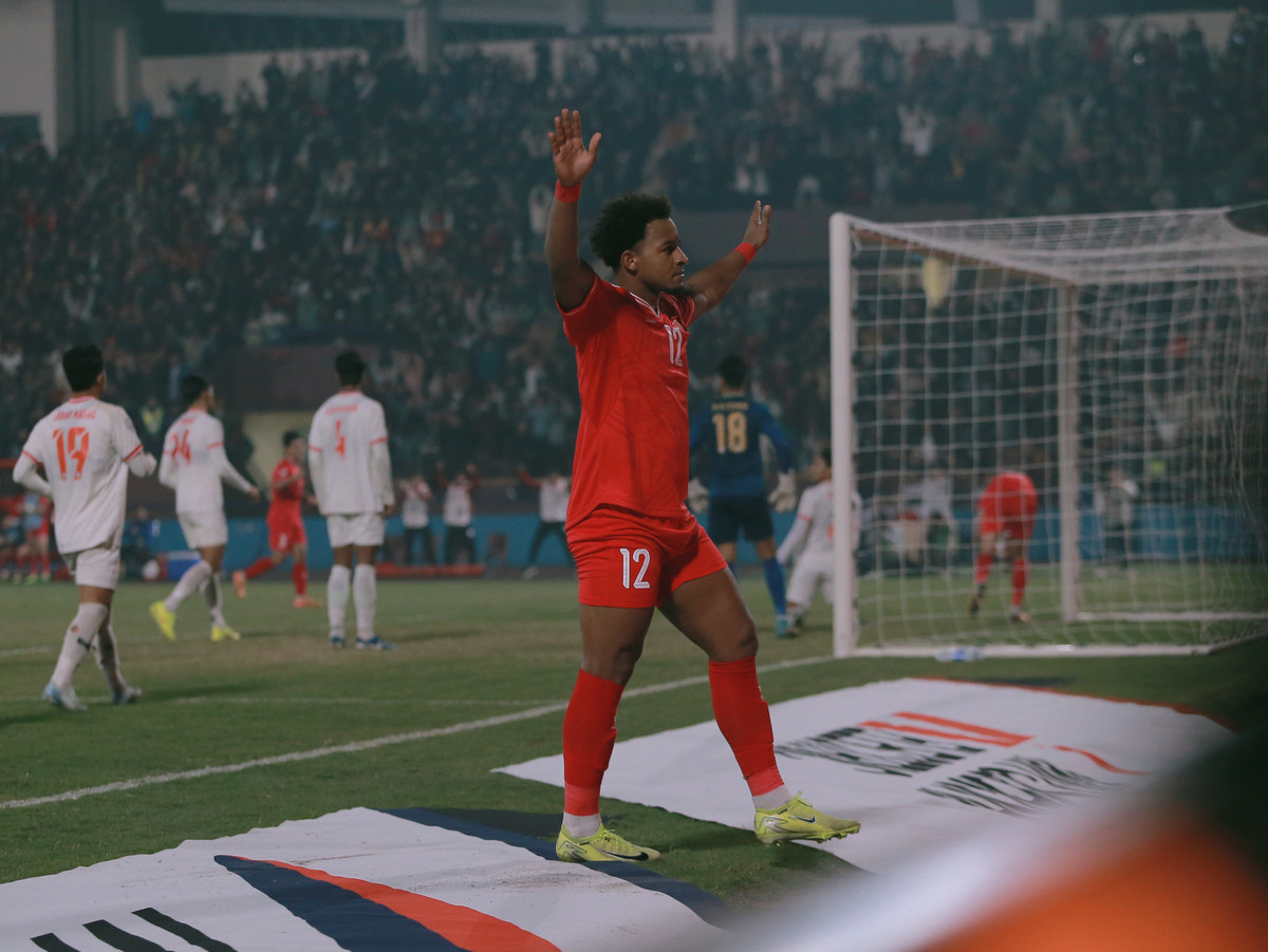 Lúc này, với những gì ĐT Việt Nam đã làm được, VFF đã có thể thở phào khi Nguyễn Xuân Son chơi hay ở AFF Cup 2024, càng vui khi thu hút được truyền thông và sự quan tâm từ người hâm mộ.