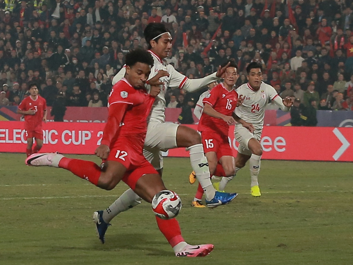 Nguyễn Xuân Son ghi bàn thì anh nhận được lời ngợi khen. Nhưng hãy đặt vào trường hợp bỏ lỡ cơ hội thì Xuân Son sẽ ra sao? Đây là câu hỏi mà nhiều người đặt ra trong những ngày vừa qua.