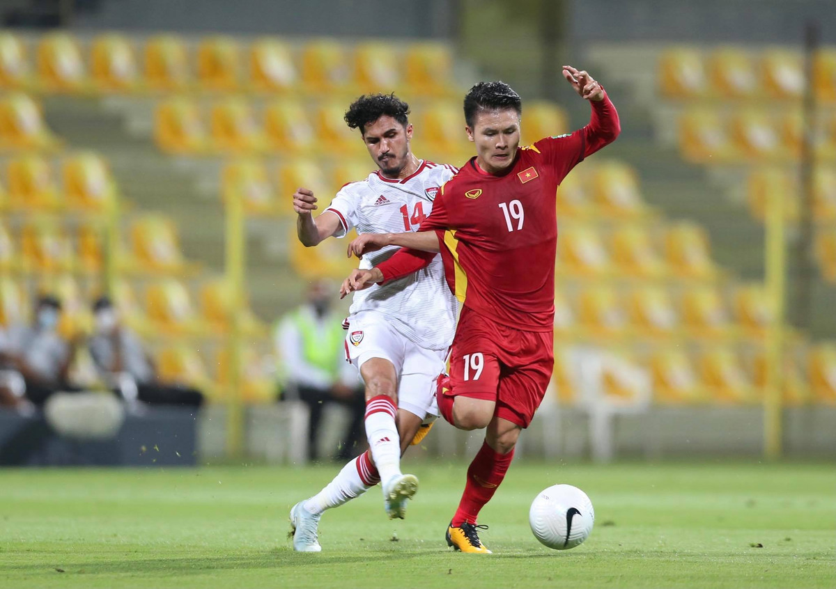 Sau chiến thắng trước Malaysia cộng thêm sự ủng hộ của các bảng đấu còn lại tại vòng loại World Cup 2022, đội tuyển Việt Nam bước vào trận đấu với UAE với tinh thần thoải mái khi gần như chắc chắn đã có tấm vé vào vòng loại cuối.