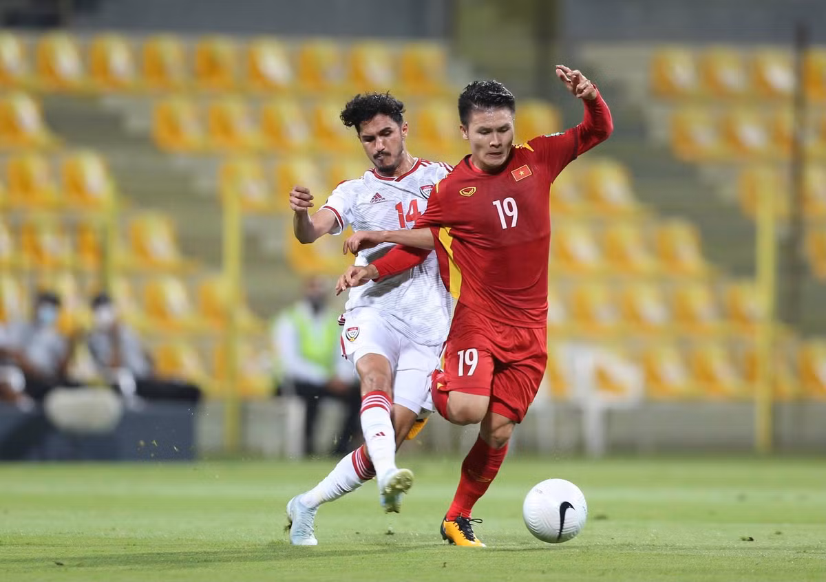 Sau chiến thắng trước Malaysia cộng thêm sự ủng hộ của các bảng đấu còn lại tại vòng loại World Cup 2022, đội tuyển Việt Nam bước vào trận đấu với UAE với tinh thần thoải mái khi gần như chắc chắn đã có tấm vé vào vòng loại cuối.