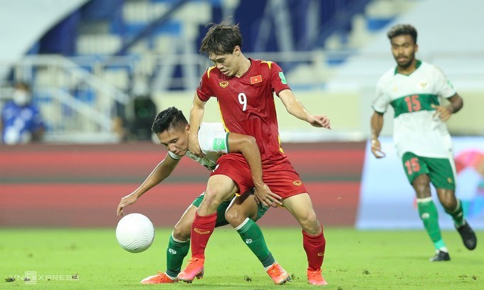 Do tình hình dịch COVID-19 diễn biến phức tạp nên các đội tại bảng G phải tới UAE để thi đấu tập trung. Tại Dubai, các cầu thủ Việt Nam bắt đầu hành trình kiếm vé tới vòng loại cuối cùng World Cup của mình bằng trận đấu lượt về với Indonesia.