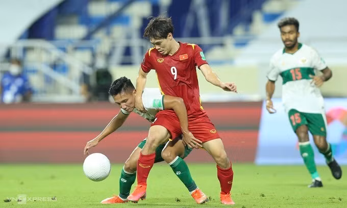 Do tình hình dịch COVID-19 diễn biến phức tạp nên các đội tại bảng G phải tới UAE để thi đấu tập trung. Tại Dubai, các cầu thủ Việt Nam bắt đầu hành trình kiếm vé tới vòng loại cuối cùng World Cup của mình bằng trận đấu lượt về với Indonesia.