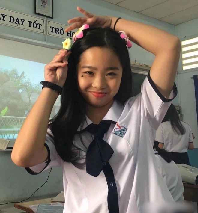 Bên cạnh đó là những ý kiến chúc mừng bạn gái B Ray vì đã có màn “lột xác” thành công, sở hữu diện mạo xinh xắn.