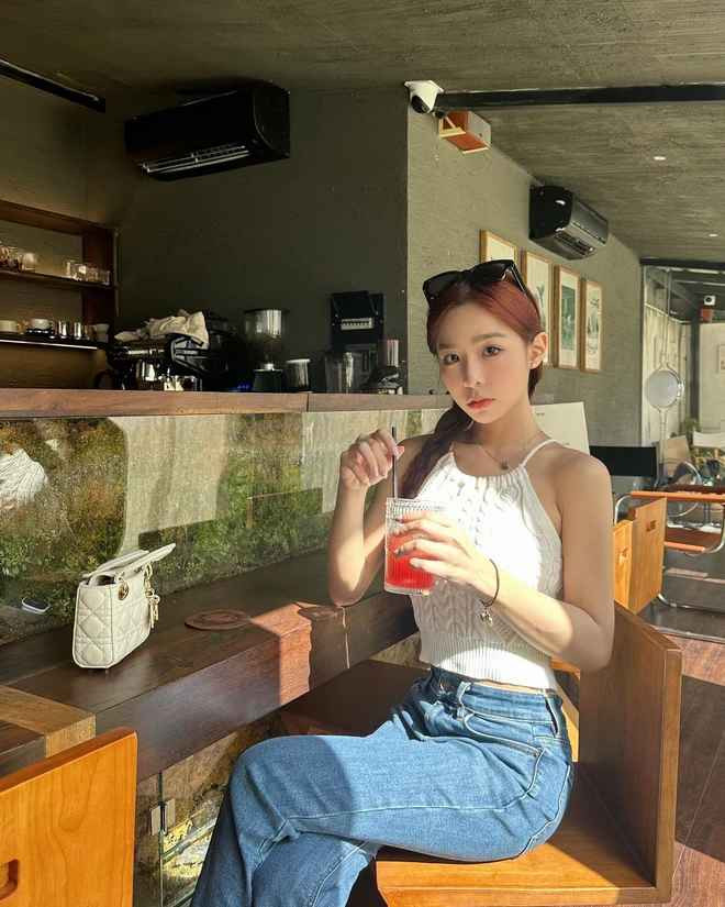 Trong chia sẻ này, Tammy cũng xác nhận mình từng phẫu thuật thẩm mỹ và được mọi người xung quanh ủng hộ vì thấy cô ngày càng đẹp và phát triển hơn.