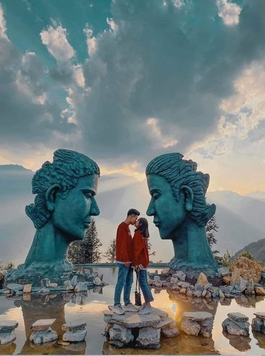 Tuy “tiểu Bali” ở Sapa chưa chính thức khai trương nhưng kể từ khi mở cửa đón khách đã trở thành điểm đến hấp dẫn những chàng trai, cô gái đam mê chụp ảnh sống ảo.