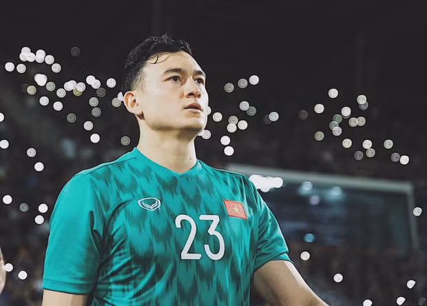 Là nam thần nổi bật nhất nhì đội tuyển Việt Nam, Đặng Văn Lâm được người hâm mộ chú ý không chỉ bởi tài năng mà còn bởi sắc vóc vô cùng chất lượng.