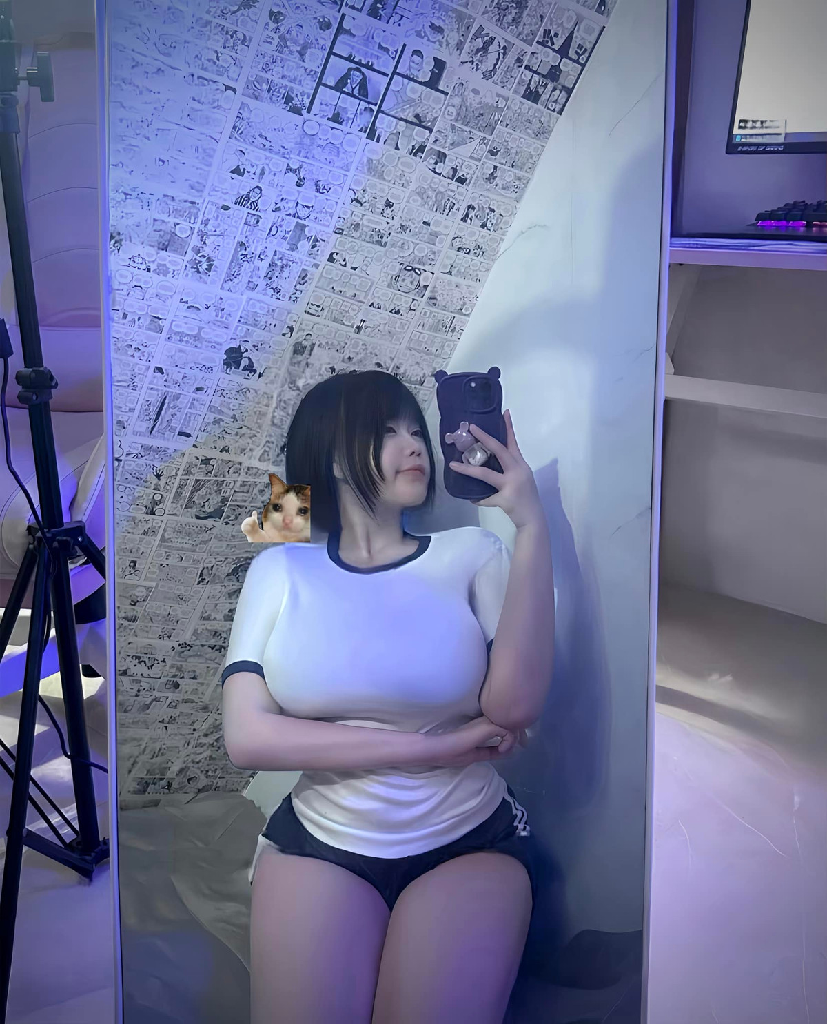 Nhiều người tỏ ra ngưỡng mộ trước độ gợi cảm và sáng tạo trong cách selfie của Pi Tiên.