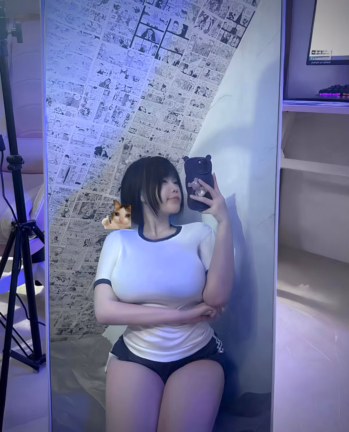 Nhiều người tỏ ra ngưỡng mộ trước độ gợi cảm và sáng tạo trong cách selfie của Pi Tiên.