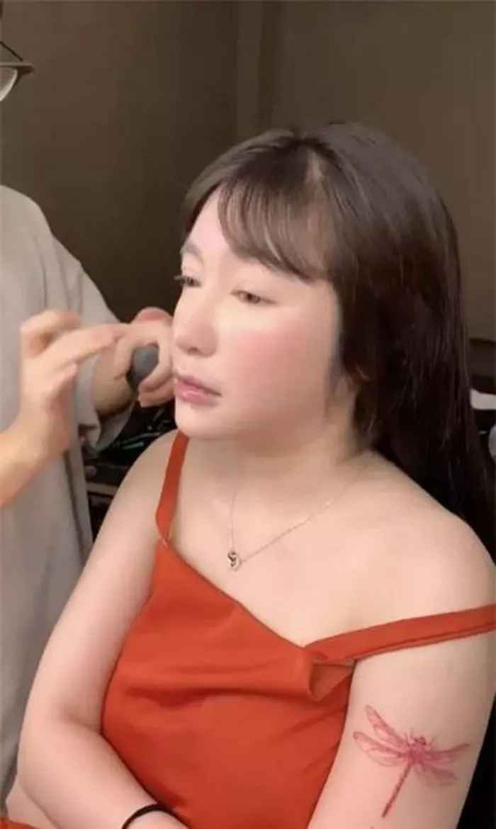 Trong thời gian gần đây, Elly Trần vướng nghi vấn mang bầu lần 3 do thường xuyên xuất hiện với thân hình tăng cân.