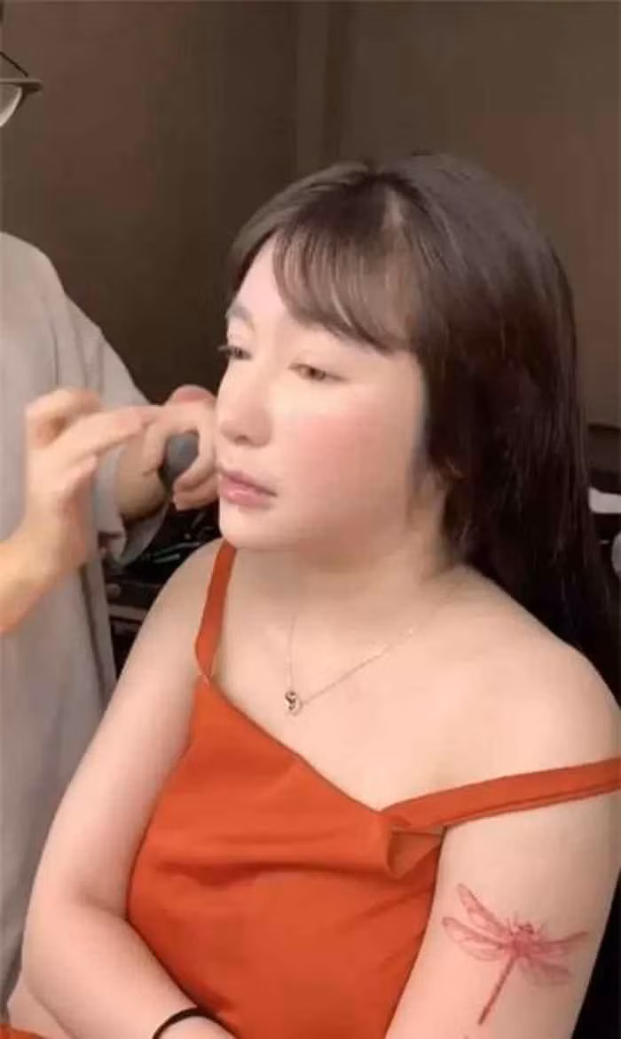 Trong thời gian gần đây, Elly Trần vướng nghi vấn mang bầu lần 3 do thường xuyên xuất hiện với thân hình tăng cân.