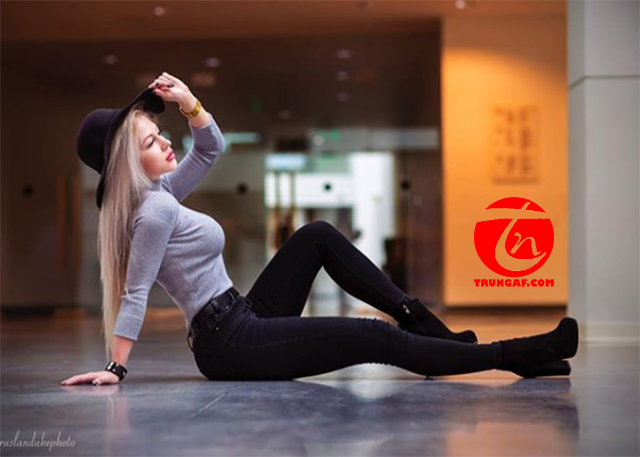 Anna luôn biết cách tạo dáng ấn tượng trong những bức ảnh của mình. Hiện Instagram của cô thu hút gần 18.000 người theo dõi.