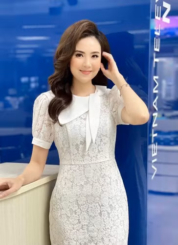 Từ vị trí là một biên tập viên thời tiết, BTV Mai Ngọc dần hoàn thiện mình và có những bước tiến mới trong sự nghiệp khi chuyển sang làm các chương trình thời sự.