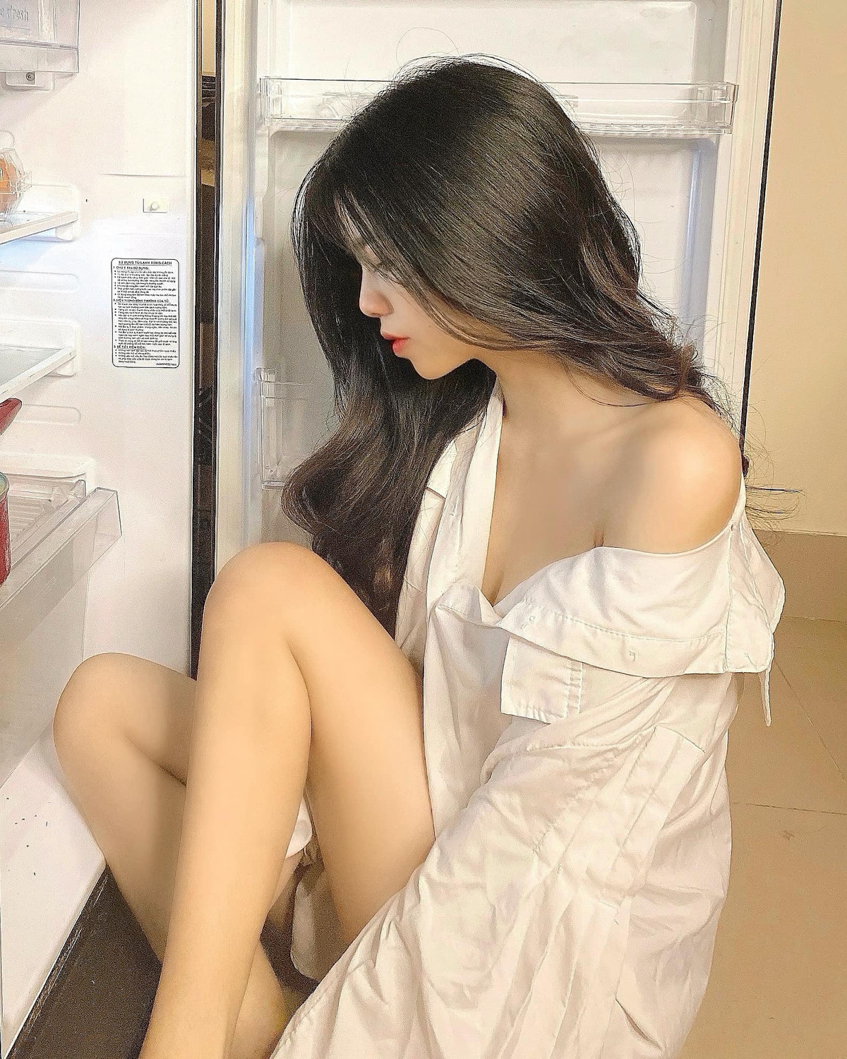 Vẻ đẹp quyến rũ của Mai Dora pha trộn nét thơ ngây luôn mang lại sức hút cho người nhìn.