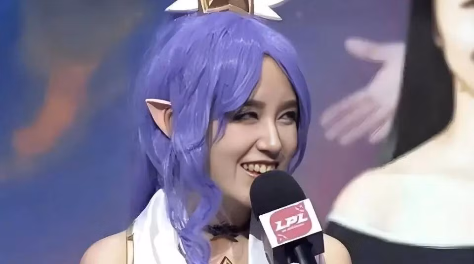 Rita - cô nàng MC dễ dàng đốn tim hàng triệu game thủ Liên Minh chỉ trong nháy mắt.