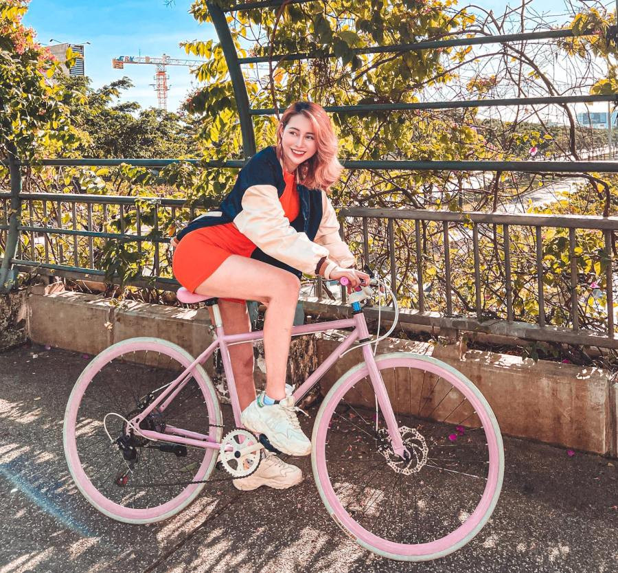 Phương Thoa cũng là một trong những thí sinh Siêu Mẫu Việt Nam trong Top được bình chọn nhiều nhất qua mạng xã hội.