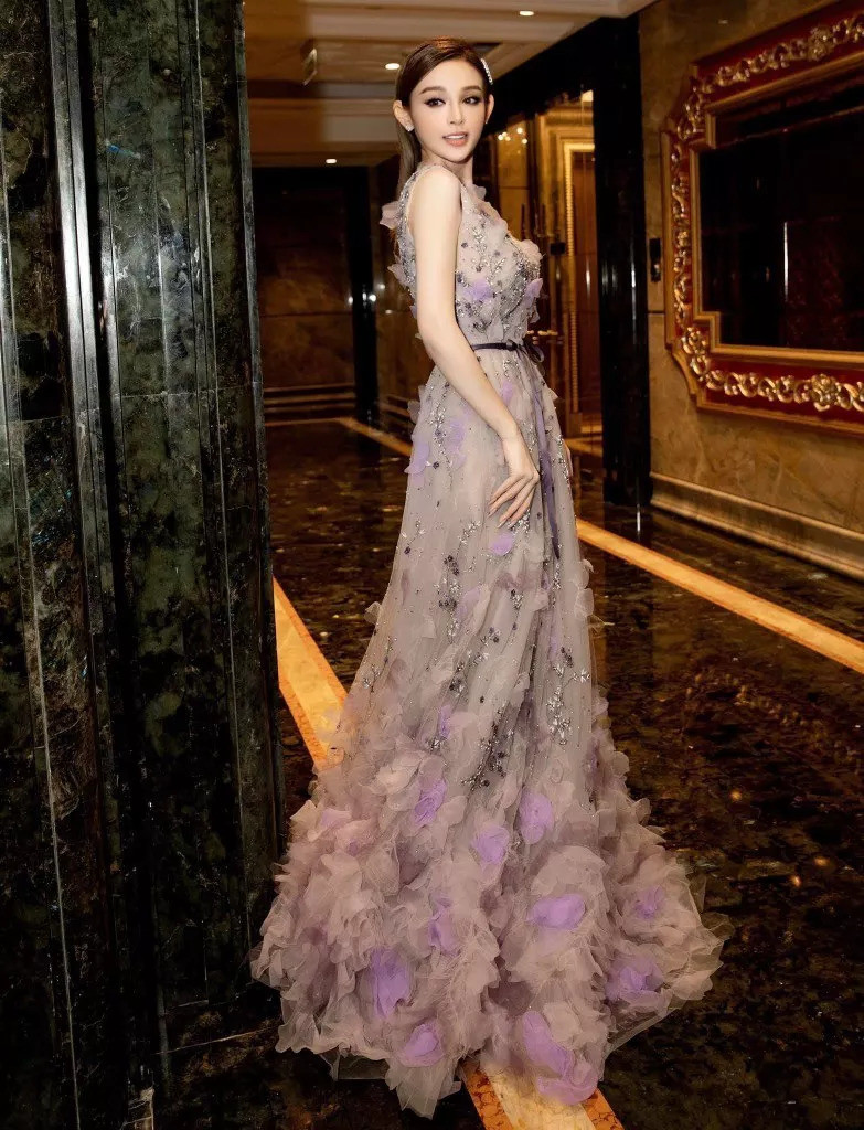 Sau thời gian chú tâm vào việc chăm sóc chồng con và công việc kinh doanh, mới đây cựu hot girl Huyền Baby xuất hiện nhiều hơn trên MXH và gây chú ý bằng nhan sắc bị thời gian bỏ quên.