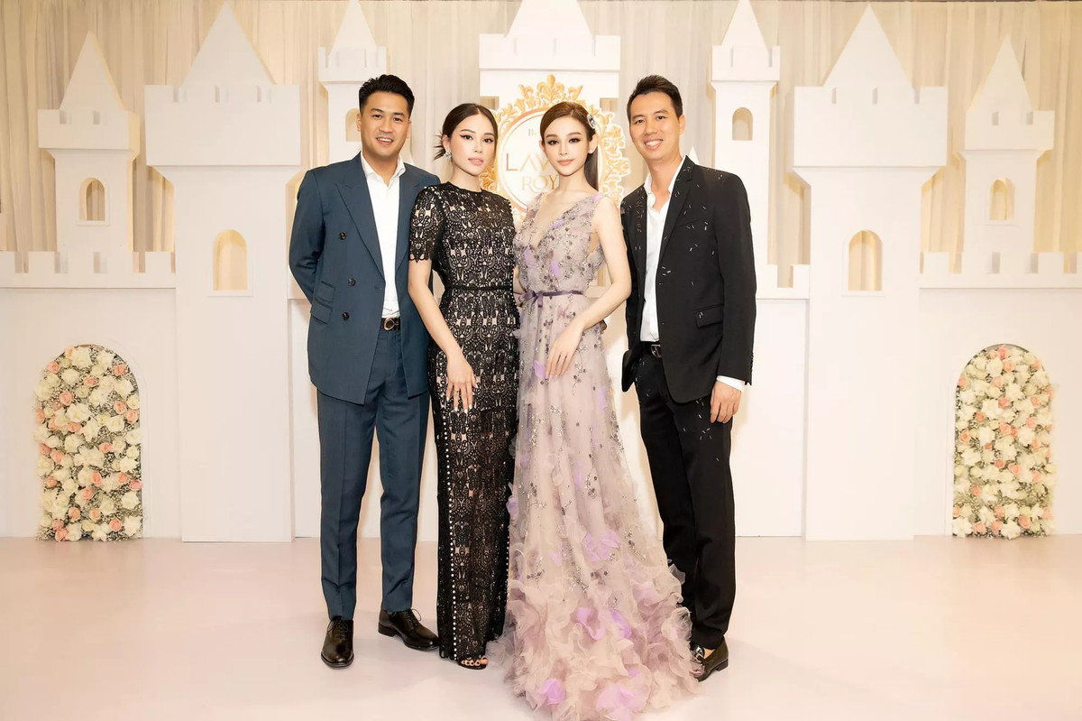 Cặp đôi "tiên đồng ngọc nữ" Linh Rin và Phillip Nguyễn cũng đến tham dự, gửi lời chúc mừng đến vợ chồng Huyền Baby