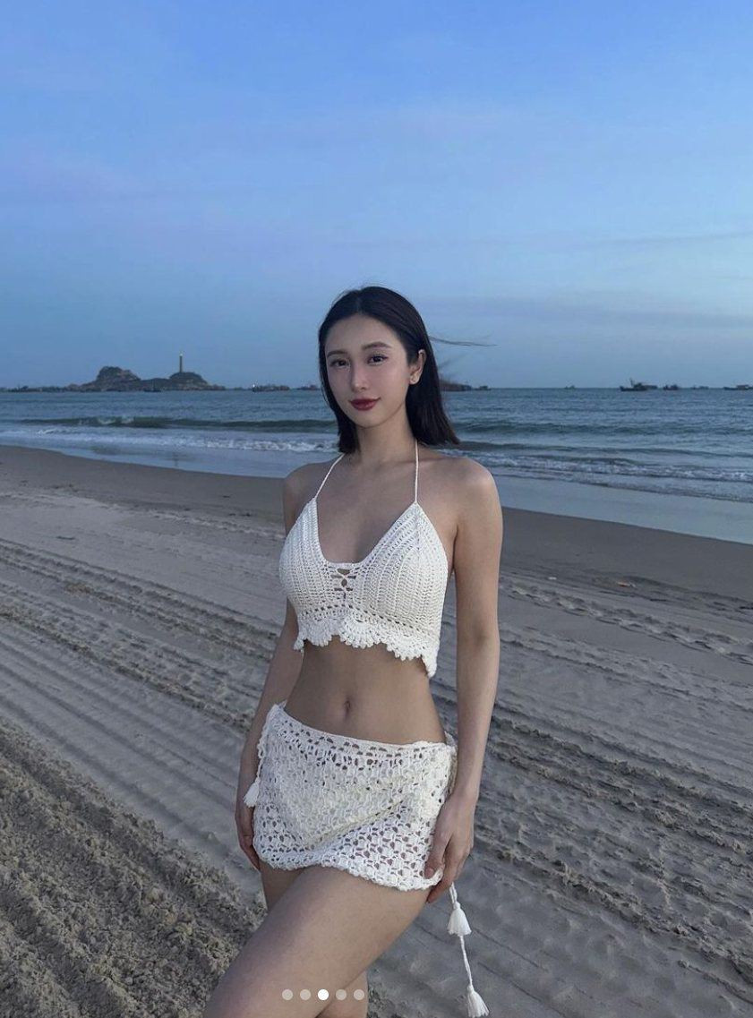 "Tôi không ăn kiêng. Tôi nghĩ mình vẫn hơi gầy nên luôn cố gắng ăn nhiều để đầy đặn hơn một chút. Biện pháp ăn uống và chế độ tập luyện phù hợp đã giúp tôi có da có thịt hơn một chút. Để có đường cong cơ thể, tôi nghĩ tập gym vẫn là sự lựa chọn tốt hơn" - Jun Vũ chia sẻ.