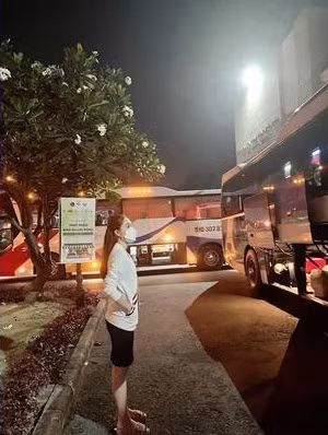 Theo đó, rất nhiều người đặt xe đi xong rồi lại tự hủy, tự đổi chuyến, tự đổi người hoặc thêm người mà không thông báo,... khiến bà mẹ 3 con bị lỡ việc và tổn thất rất nhiều.