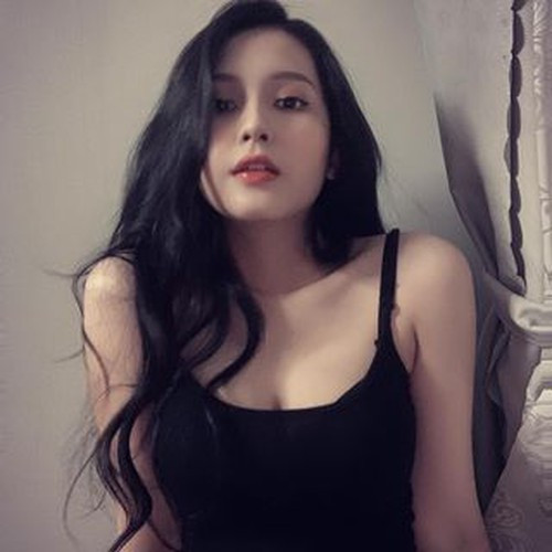 Không còn e dè, giấu hình ảnh con, giờ đây Thiên An rất thoải mái chia sẻ những khoảnh khắc về con gái. Hot girl Gen Z này dường như đã lấy lại tinh thần lạc quan, vui vẻ sau thời gian trở thành tâm điểm bàn tán.