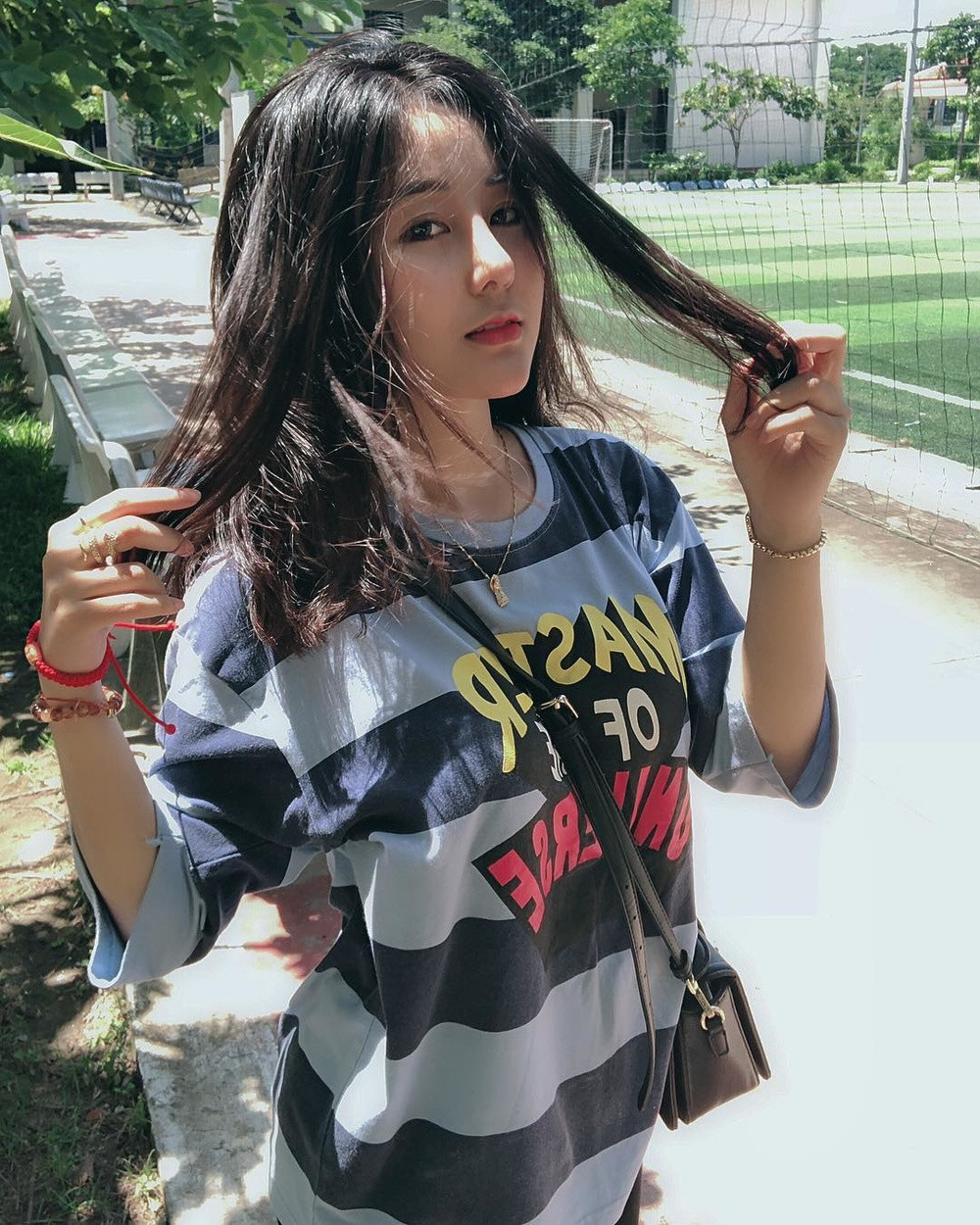 Tuy là hot girl triệu followers nhưng Võ Ngọc Trân lại thường xuyên bị soi mói cuộc sống riêng tư, thành tích học tập, nổi tiếng đi kèm với tai tiếng.