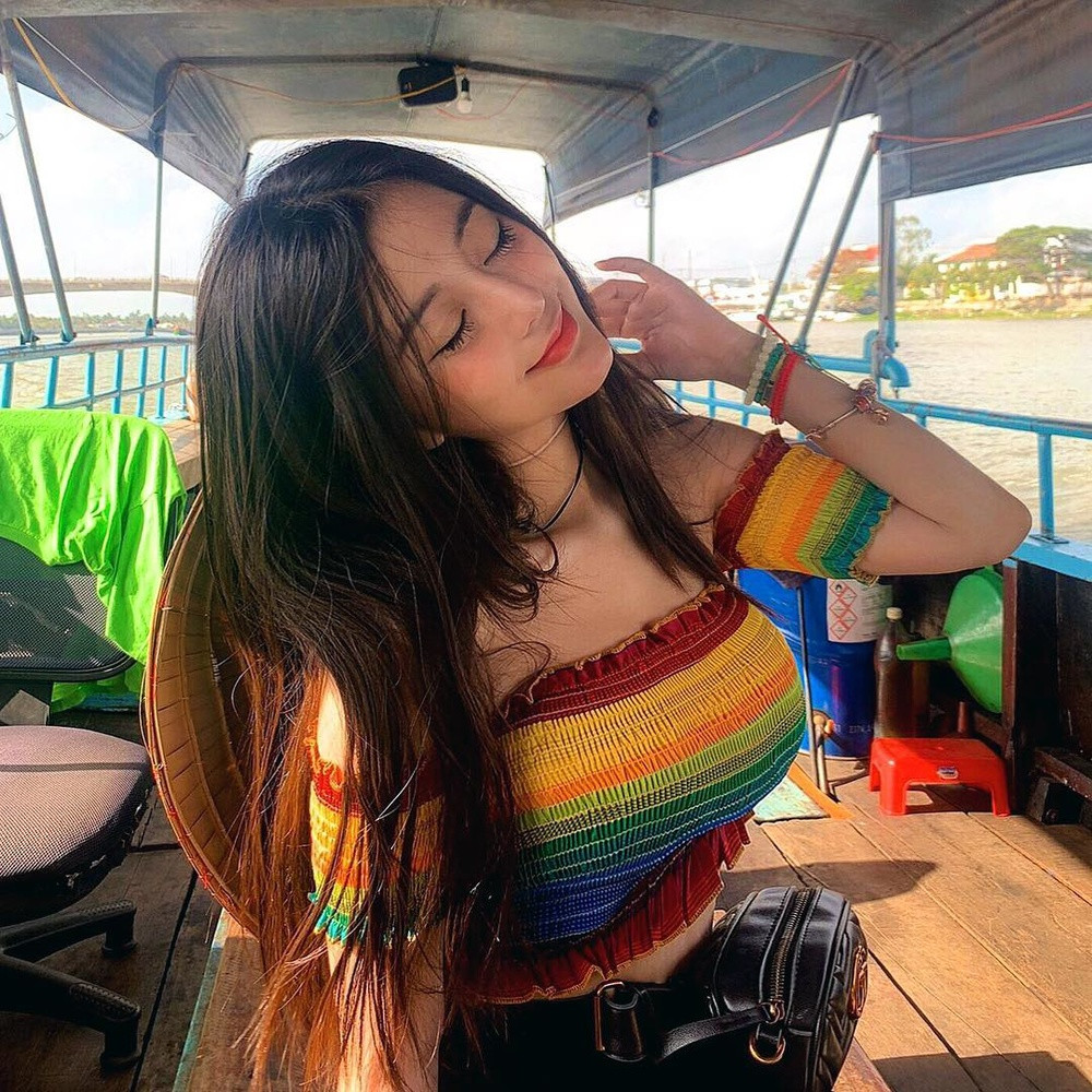 Là một trong những hot girl không hoạt động showbiz nhưng Võ Ngọc Trân lại sở hữu con số followers trên Instagram khiến nhiều người phải ngưỡng mộ.