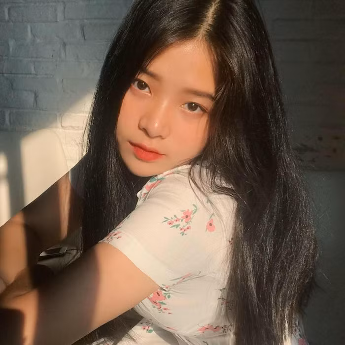 Ngọc Quỳnh sở hữu một gương mặt rất xinh đẹp mà theo nhiều người đánh giá là vừa baby vừa có những đường nét tựa như gái Hàn.