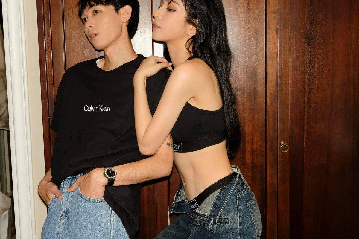 Sở dĩ cả 2 nhận được nhiều sự quan tâm của công chúng một phần là do tính cách đáng yêu, hài hước, thường xuyên bày trò để "troll" đối phương. Ngoài những lúc đứng chung sân khấu hay Hồng Thành hộ tống bạn gái là nữ DJ đi diễn, cặp đôi còn không ít lần đưa nhau đi du lịch ở nhiều nơi khiến ai cũng xuýt xoa.