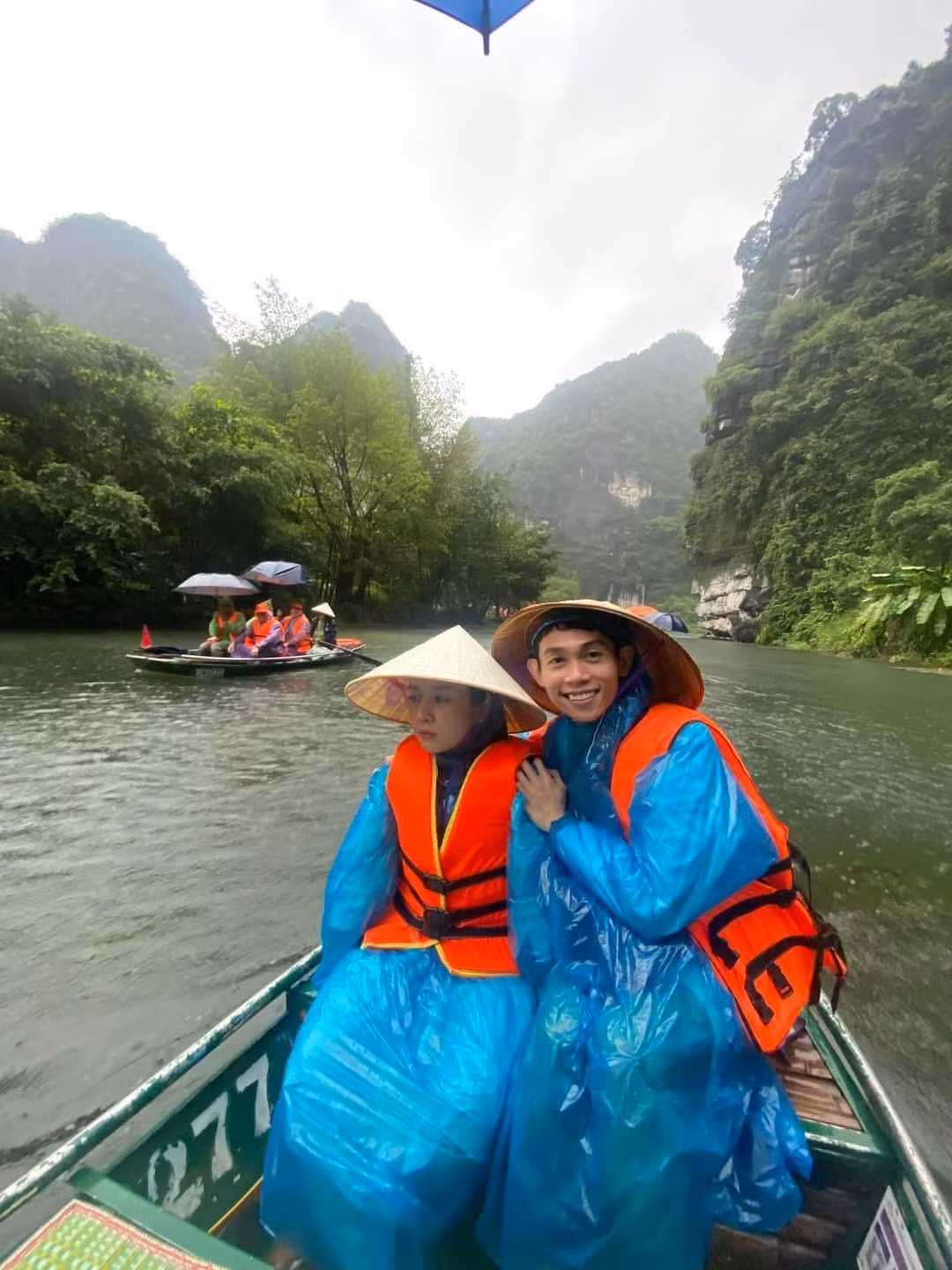 Hồng Thanh viết : "Khi bạn gái giận, tui tặng cho cô ấy chuyến đi du lịch và cái kết..."