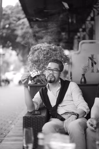 So với hiện tại, dù ngoại hình của cả hai đều thay đổi rất nhiều theo thời gian nhưng có một điều mà netizen phải khẳng định rằng: Dù thời nào, bố Doãn Hải My đều sở hữu visual cực phẩm và cuốn hút.