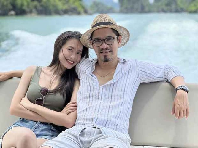 Ông Doãn Thanh Sơn cũng ngầu không kém với loạt ảnh thời trẻ. Được biết khoảng 30 năm trước, bố đẻ của Doãn Hải My là một trong những người tiên phong cho phong trào nhảy Hiphop tại Việt Nam.